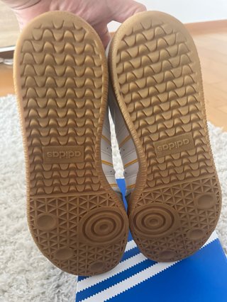 Adidas Samba Blancas y Grises.