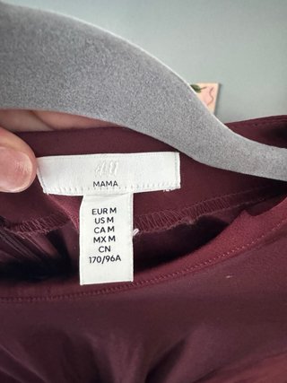 Vestido premamá satén H&M drapeado nudo burdeos