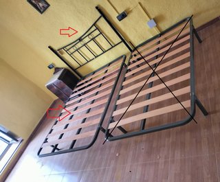 Somier con láminas y cabecero metálico con diseño