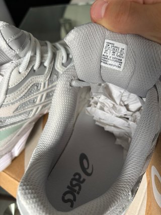 Zapatillas Asics Gel NY Gris y Blancas talla 43.5