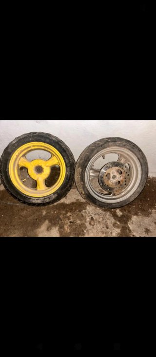 Ruedas de moto (2 unidades)