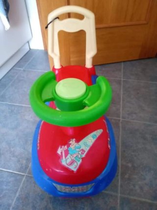 Coche correpasillos musical Winnie Pooh