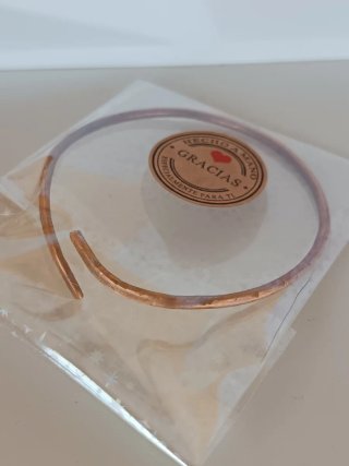 Pulsera ajustable cobre martillado diseño irregula