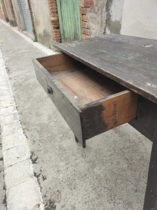 Mesa auxiliar antigua