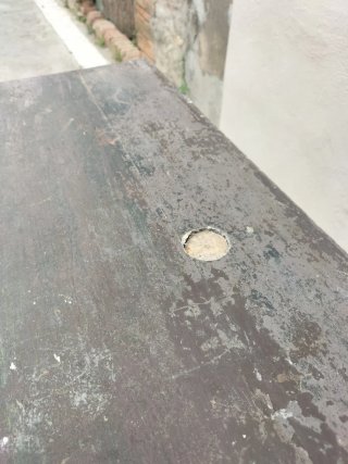 Mesa auxiliar antigua