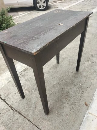 Mesa auxiliar antigua