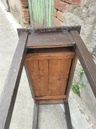 Mesa auxiliar antigua
