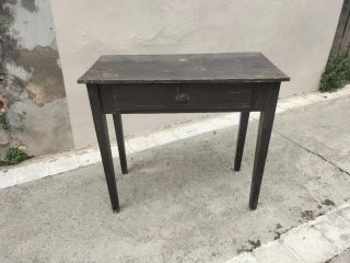 Mesa auxiliar antigua