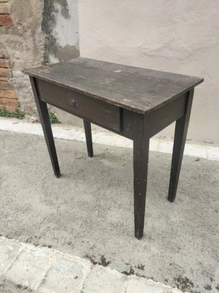 Mesa auxiliar antigua