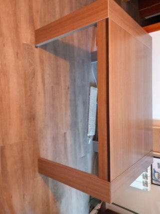Mesa comedor madera roble oscuro .necesita encolar