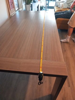 Mesa comedor madera roble oscuro .necesita encolar
