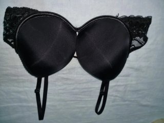 Sujetador push up negro con encaje, muy cómodo