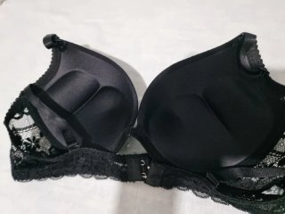 Sujetador push up negro con encaje, muy cómodo