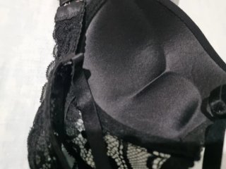 Sujetador push up negro con encaje, muy cómodo