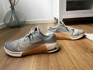 Nike Metcon 9 Talla 39 Gris