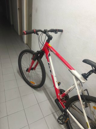 Bicicleta GT Roja