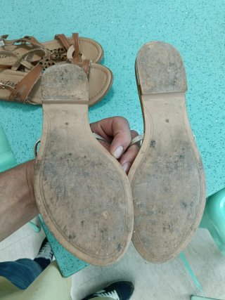 Sandalias Stradivarius Marrón y Plateadas