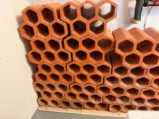 Botelleros de terracota hexagonal