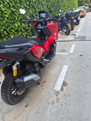 ADV 350 CON 12 MESES MODELO 2025 (3.295 KM)