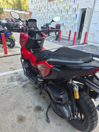 ADV 350 CON 12 MESES MODELO 2025 (3.295 KM)