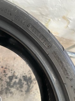 1x 180/55 ZR17 73W Dunlop RoadSport2