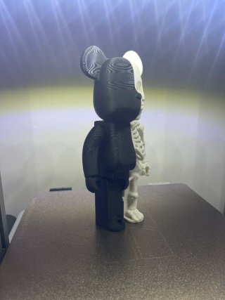 Figura Be@rbrick Mitad Esqueleto Split - Impresión
