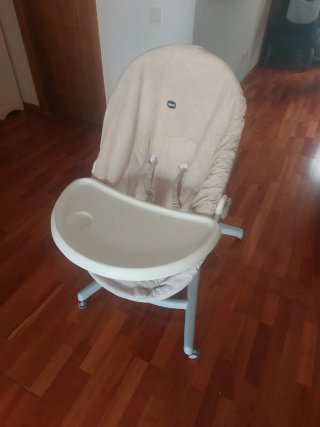 Moisés y trona Chicco