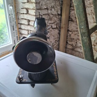 Máquina de coser Singer antigua