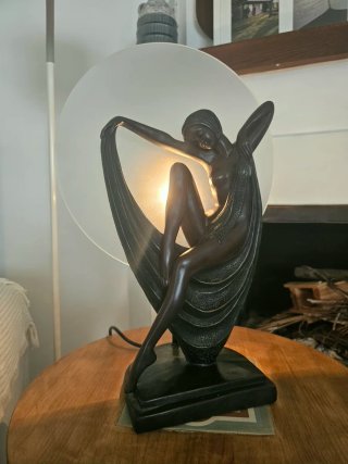 Lámpara Art Decó Figura Mujer