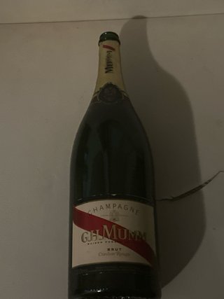 Champagne e Vodka beluga dom perignon , vuote