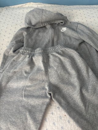 Chándal Nike niño gris. Talla 137/147cm