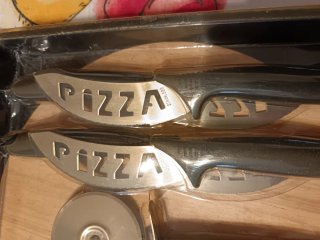 Set Pizza Tagliapizza & Forchette