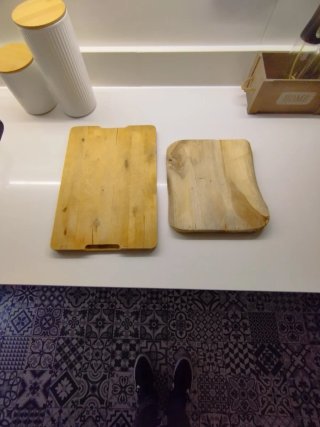 Tablas de cocina de madera. 5 euros las dos.
