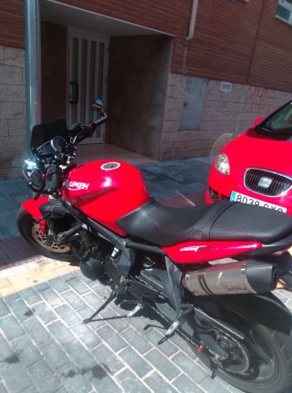 Moto Triumph Street Triple Roja 675 CC Apta A2