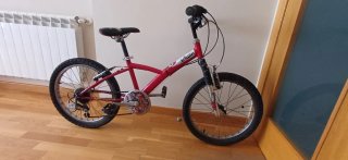 Bicicleta infantil Btwin roja