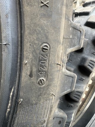 Neumático Michelin 140/80R18