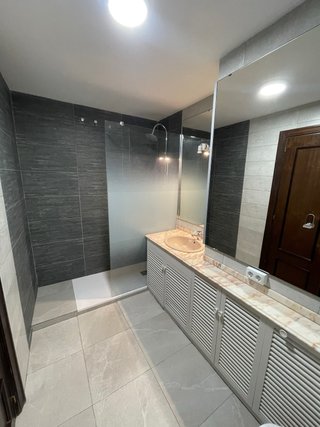 Se alquila habitación