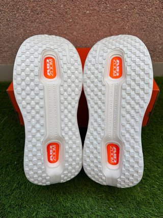Nike Vomero Premium “Sail Coconut Milk”