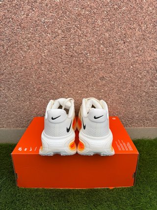 Nike Vomero Premium “Sail Coconut Milk”
