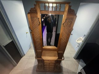 Recibidor madera clásico con espejo
