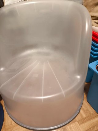 Poltrona in plastica bianca trasparente di Ikea