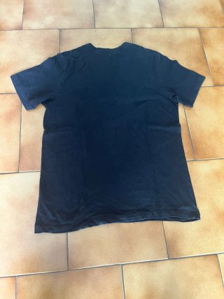 T-shirt Nike nera con logo