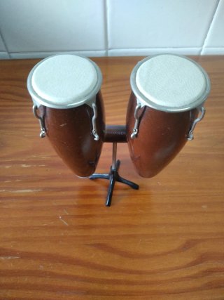 Bongos decorativos de madera