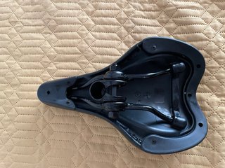 Sillín de bicicleta negro