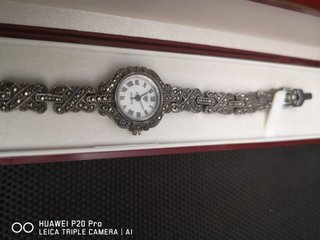 Reloj de Plata Maciza con Piedras