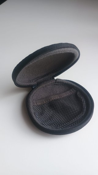 Astuccio porta auricolari Bose nero