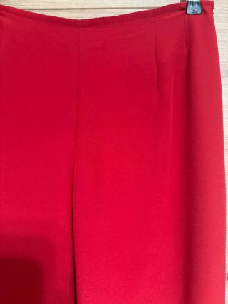 Traje pantalón y top rojo bordado Talla M