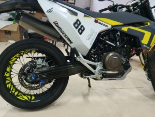 Husqvarna 701 Supermoto
