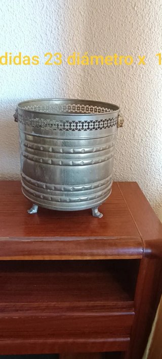 Lote Macetero y Paragüero Latón