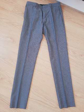 Traje de hombre Zara gris. Nuevo con etiquetas